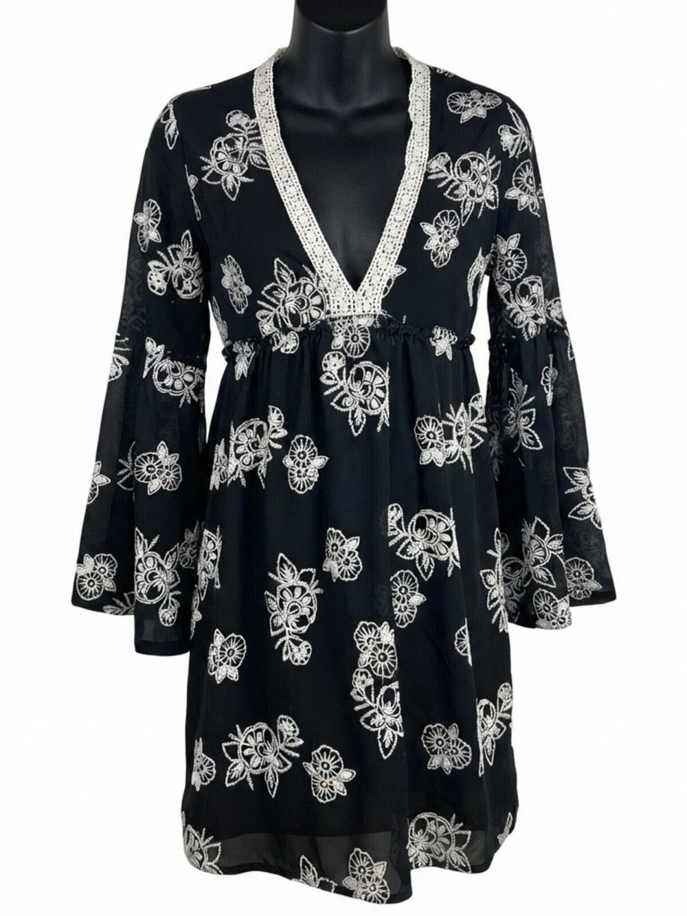 Sequin Hearts Black Cream Bell Sleeve Boho Mini Dress small